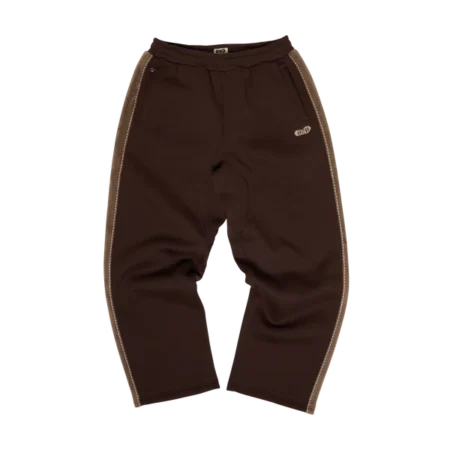 Discover the perfect Fleece Panel Sweatpant - Brown for every style and season. From cozy classics to trendy designs, find your new favorite with us.